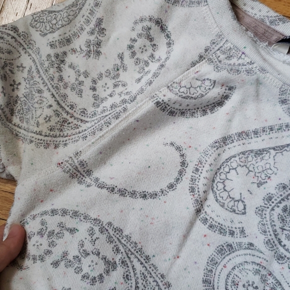 A&F Fleece Terry Cream Paisley Popover - Picture 4 of 7